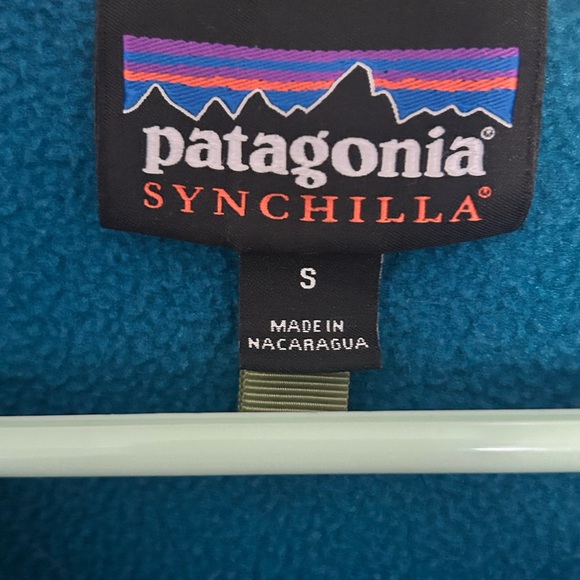 Patagonia Women's Synchilla Turquoise and Purple Snap-T Fleece Pullover - Picture 7 of 11
